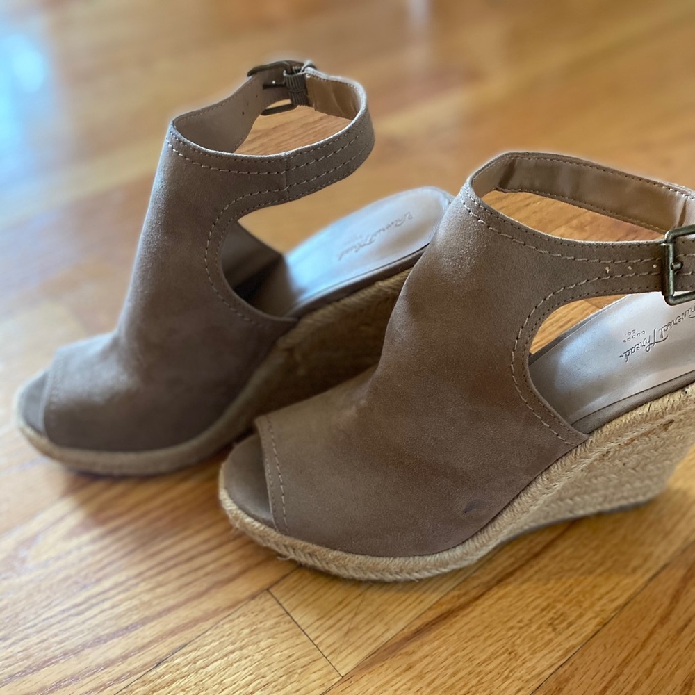 Women’s peep toe booties/ sling back/ sandal